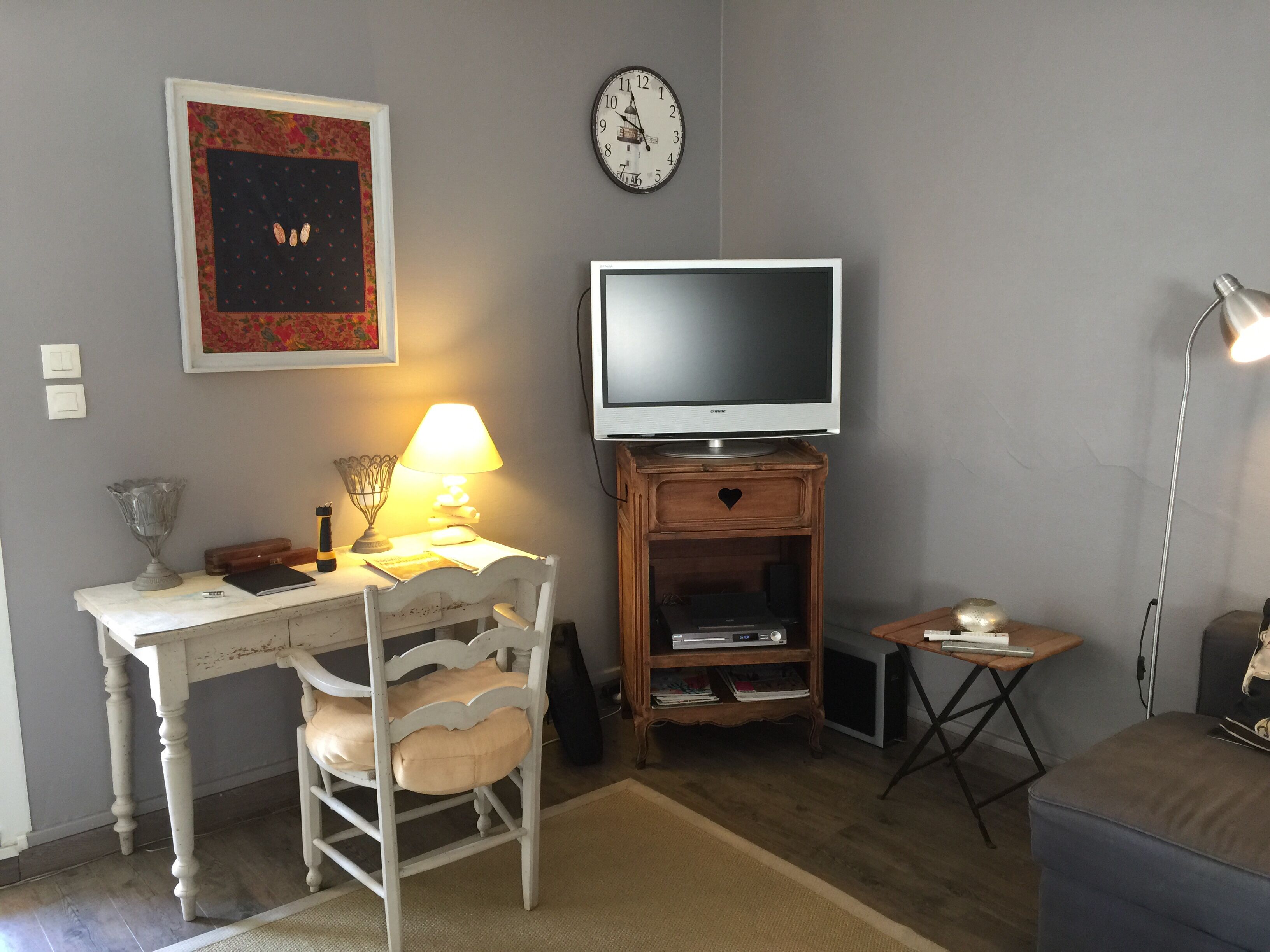 CASSIS T2 on the ground floor with terraces + garden, in a quiet residence, 5 mins from the sea