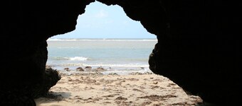 Tanzanian beach villa with a lovely beach just for you !