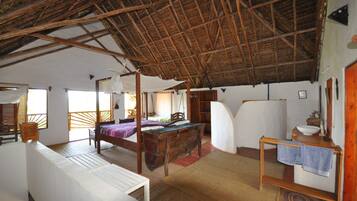 3 bedrooms, WiFi, bed sheets, wheelchair access