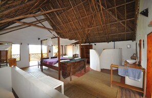 3 bedrooms, WiFi, bed sheets, wheelchair access