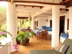 Terrace/patio - Tanzanian beach villa with a lovely beach just for you ! (Tanga)