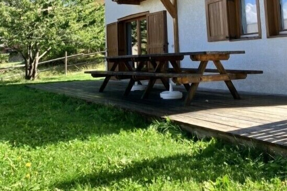 Large capacity chalet with terrace