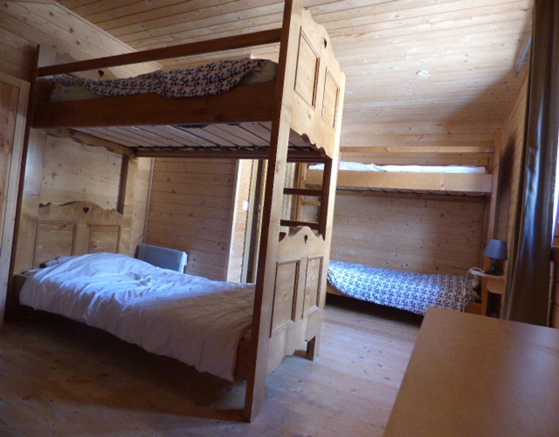 Large capacity chalet with terrace 