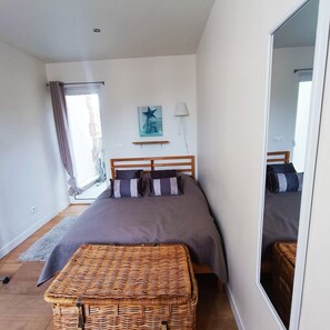 1 bedroom, iron/ironing board, free WiFi