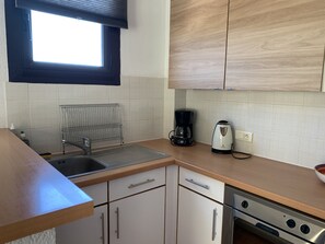 Fridge, microwave, oven, stovetop - T2 with garage comfortable 20 m from the beach (Palavas-Les-Flots)