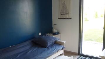 3 slaapkamers, een strijkplank/strijkijzer, wifi, beddengoed