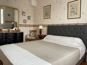 2 sovrum, strykjärn/strykbräda, gratis wi-fi och sängkläder