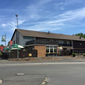 واجهة المنشأة