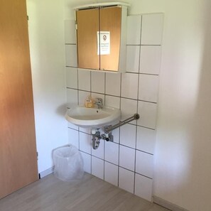 Einzelzimmer, Gemeinschaftsbad
