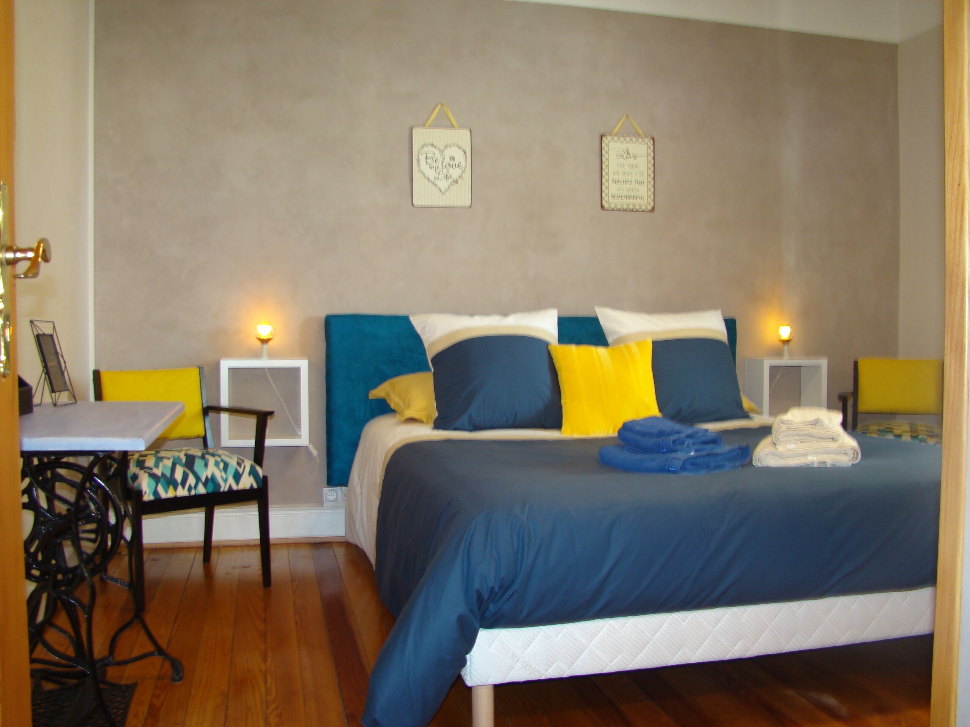 4 chambres, fer et planche à repasser, Wi-Fi gratuit, draps fournis