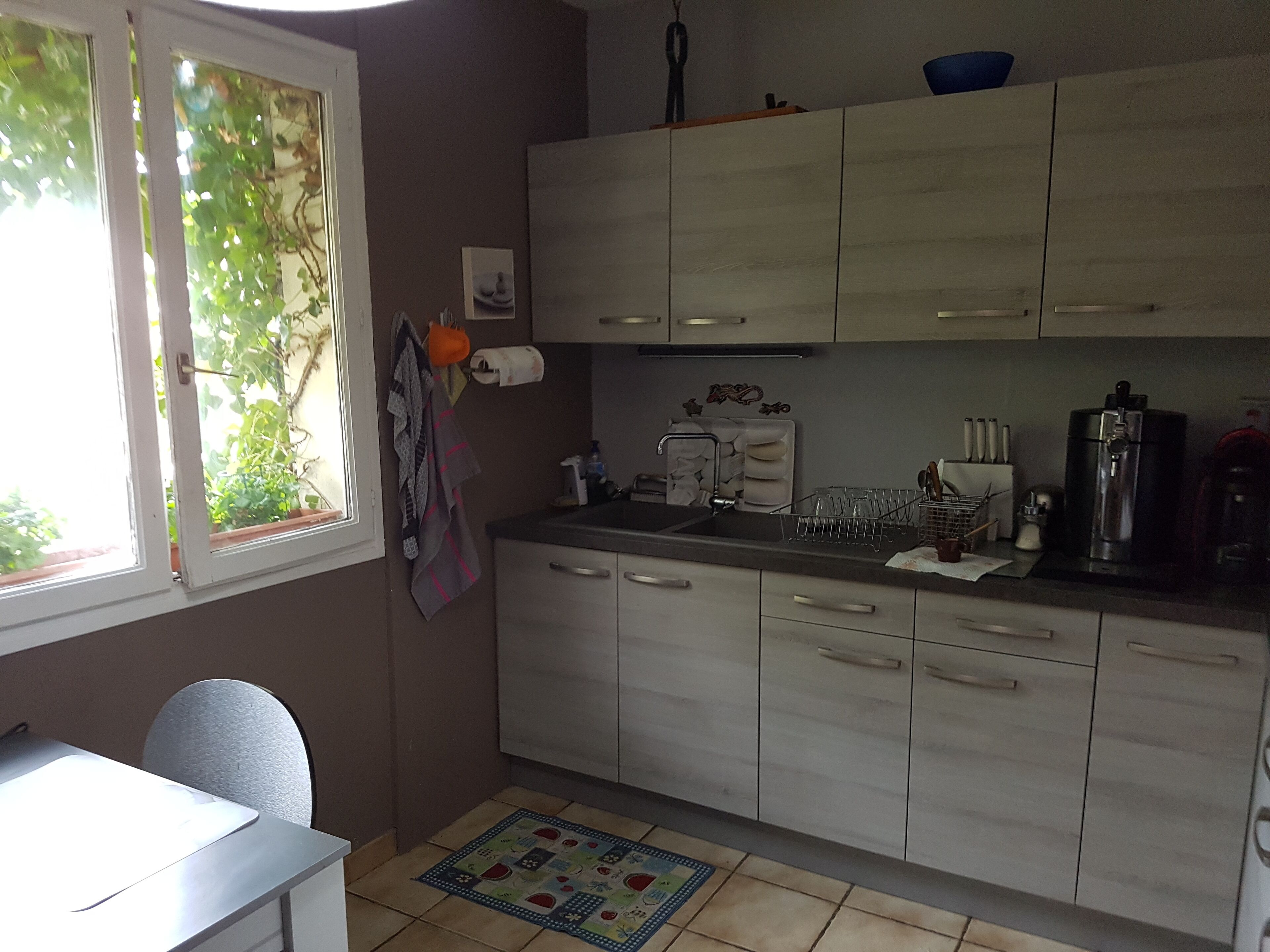 Villa Béziers. very quiet area.