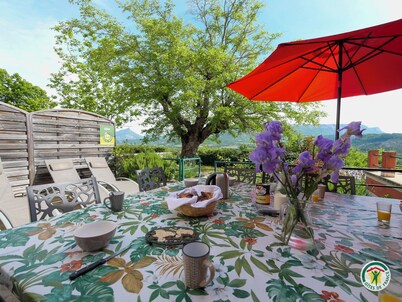 Gîte Del Païs village house, in the heart of the Parc des Baronnies Provençales