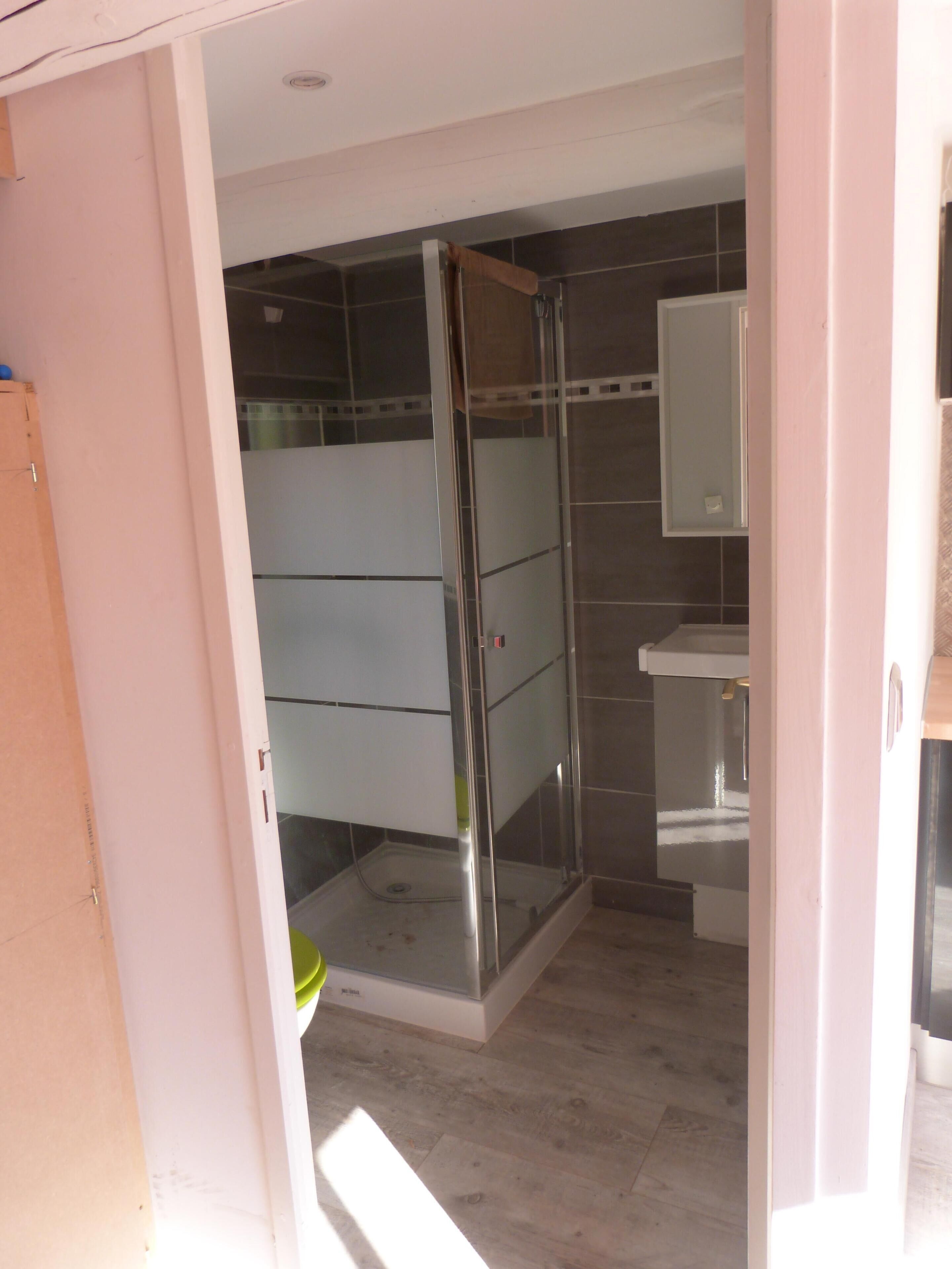 STUDIO WITH JACUZZI IN THE SHADOW OF THE CHENES