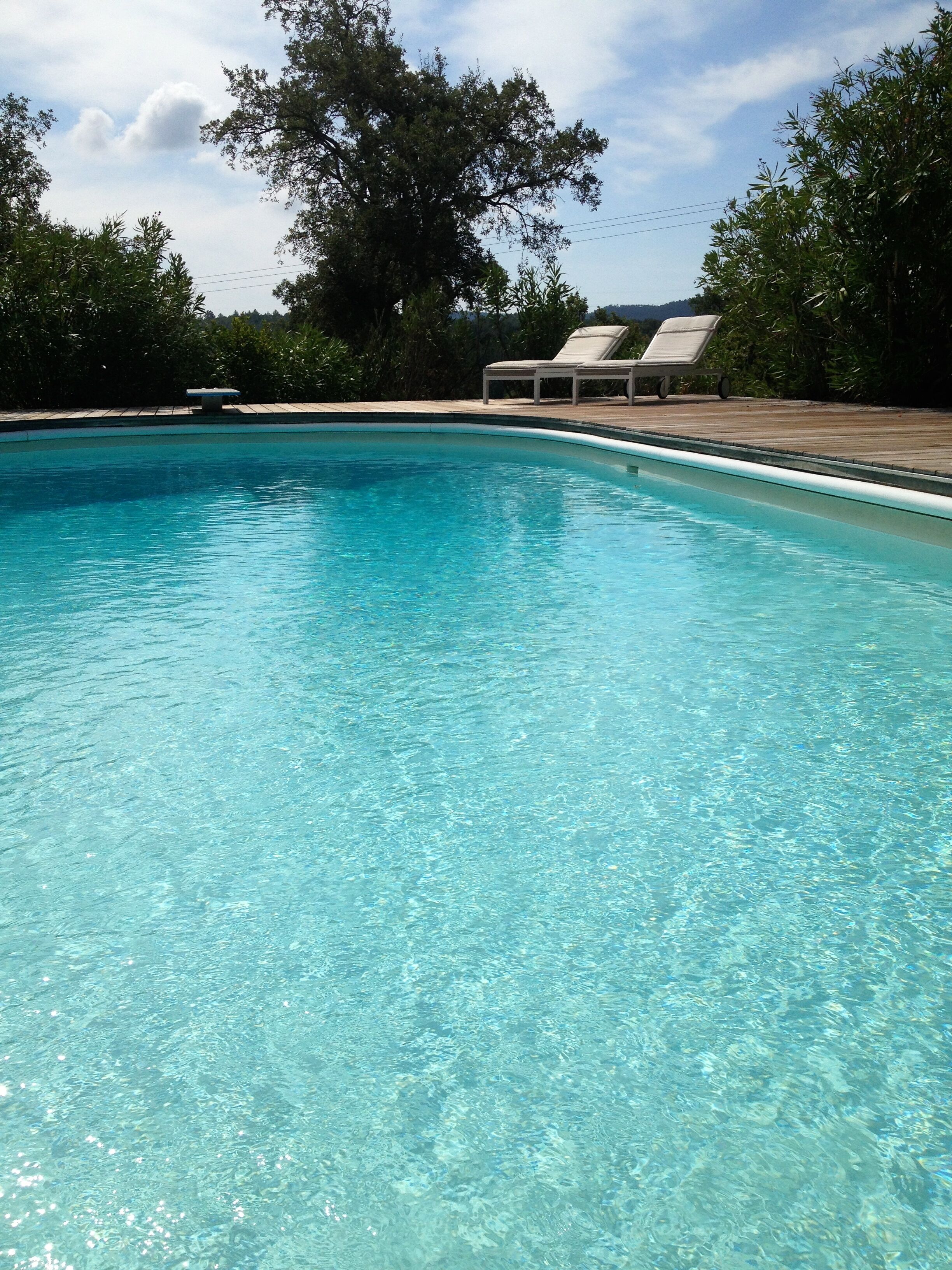 حمّام سباحة خارجي