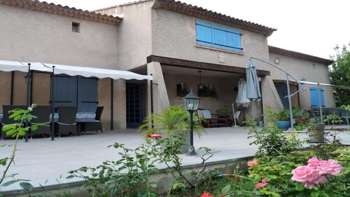 OBERSEITE DER VILLA 120 m² CABRIES (AIX-EN-PROVENCE °)