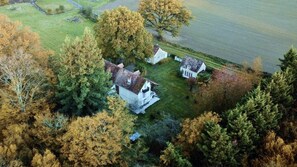 Exterior - Artist's house in a preserved natural setting, near the Futuroscope (Senillé-Saint-Sauveur)