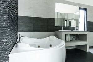 風筒、提供毛巾