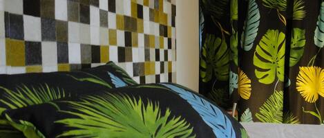 1 bedroom, soundproofing, iron/ironing board, Internet