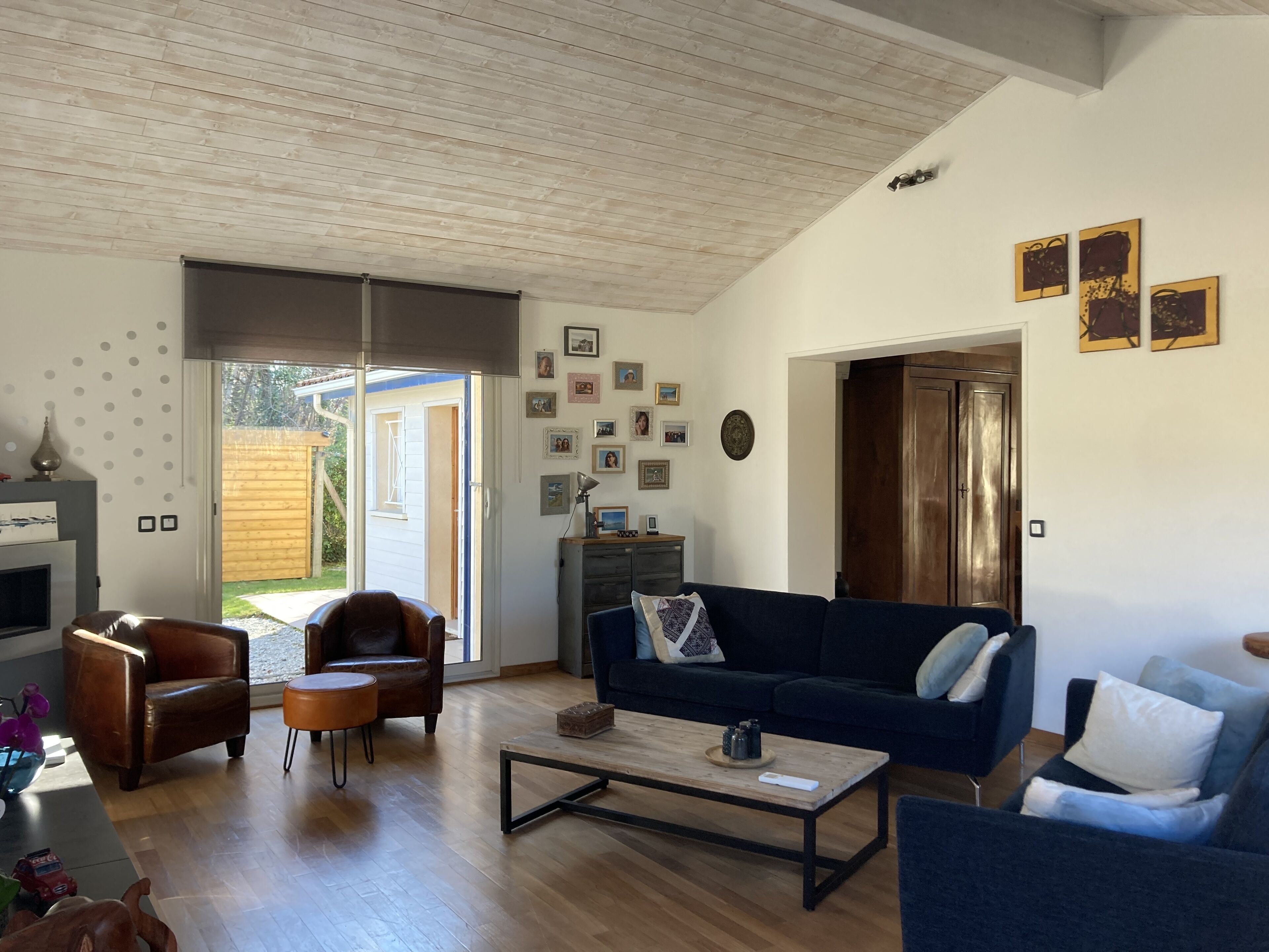 Quiet air-conditioned villa 15 minutes from Bordeaux with swimming pool and spa