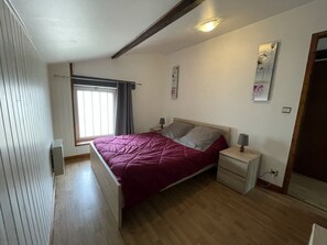 3 Schlafzimmer, Bügeleisen/Bügelbrett, Reisekinderbett, WLAN