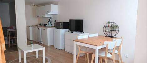 تناول الطعام