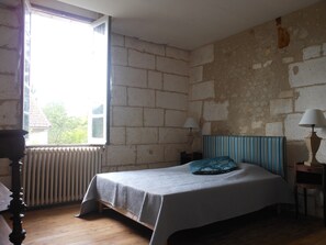 5 slaapkamers, een strijkplank/strijkijzer