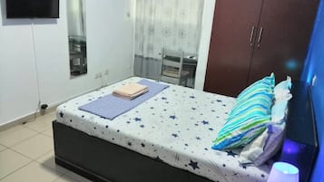 1 soverom, skrivebord, strykejern/-brett og wi-fi (inkludert)