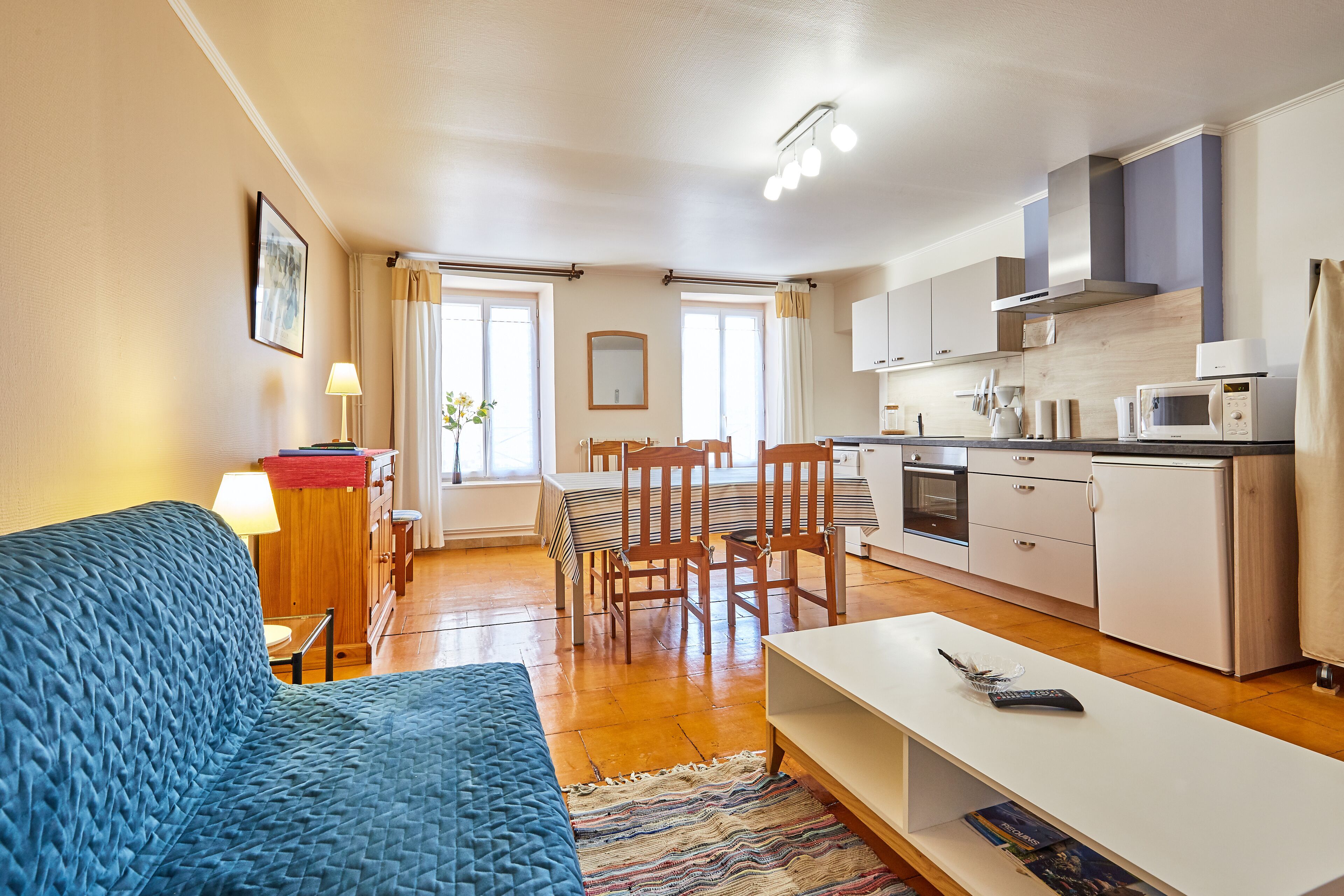 GRAND JUNO Beautiful F2 in the heart of old Courseulles / Landing beaches