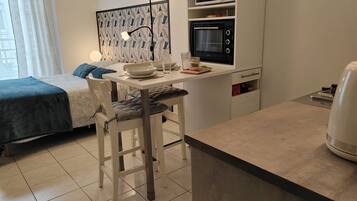 1 chambre, bureau, fer et planche Ă repasser, Wi-Fi gratuit