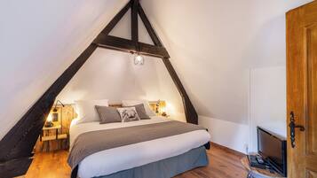 2 Schlafzimmer, Schreibtisch, Bügeleisen/Bügelbrett, Reisekinderbett