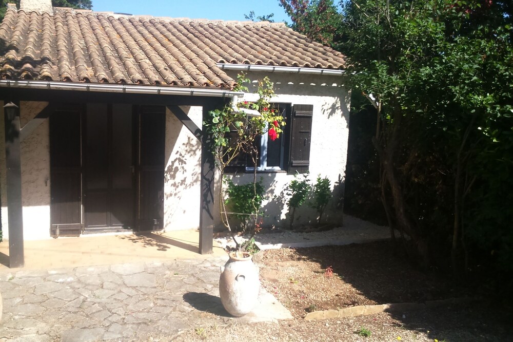 INDEPENDENT HOUSE T2 30 M2
