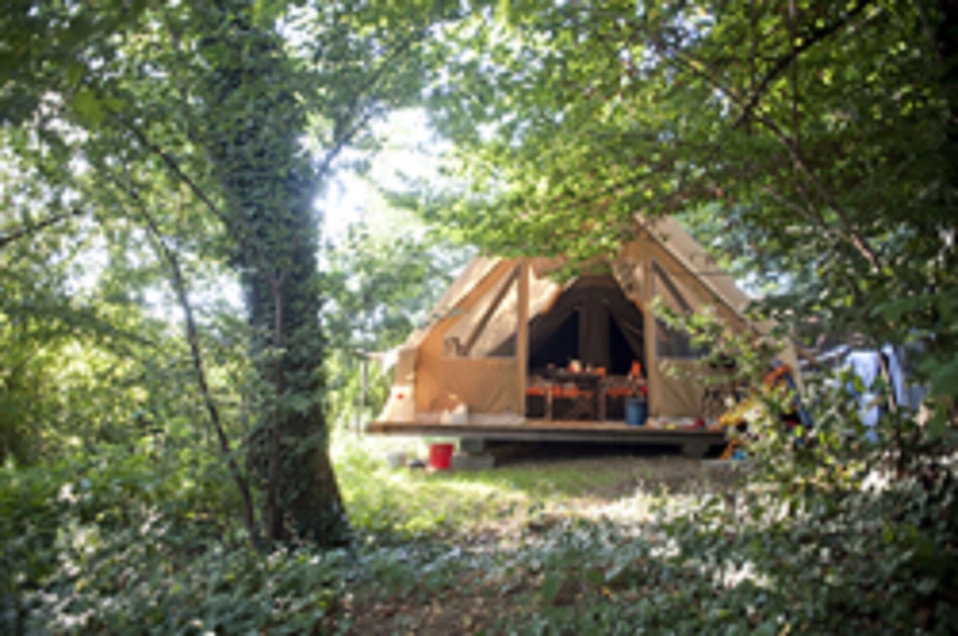 The Classic V Wood & Canvas tent - Up to 5 people - 25 m² number 5