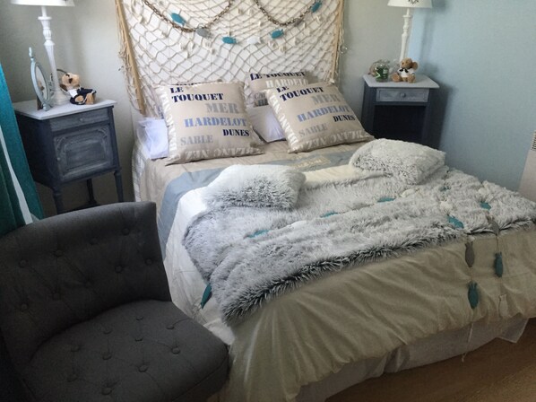 4 bedrooms, iron/ironing board, Internet, bed sheets