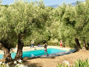 Piscine extérieure, piscine chauffée