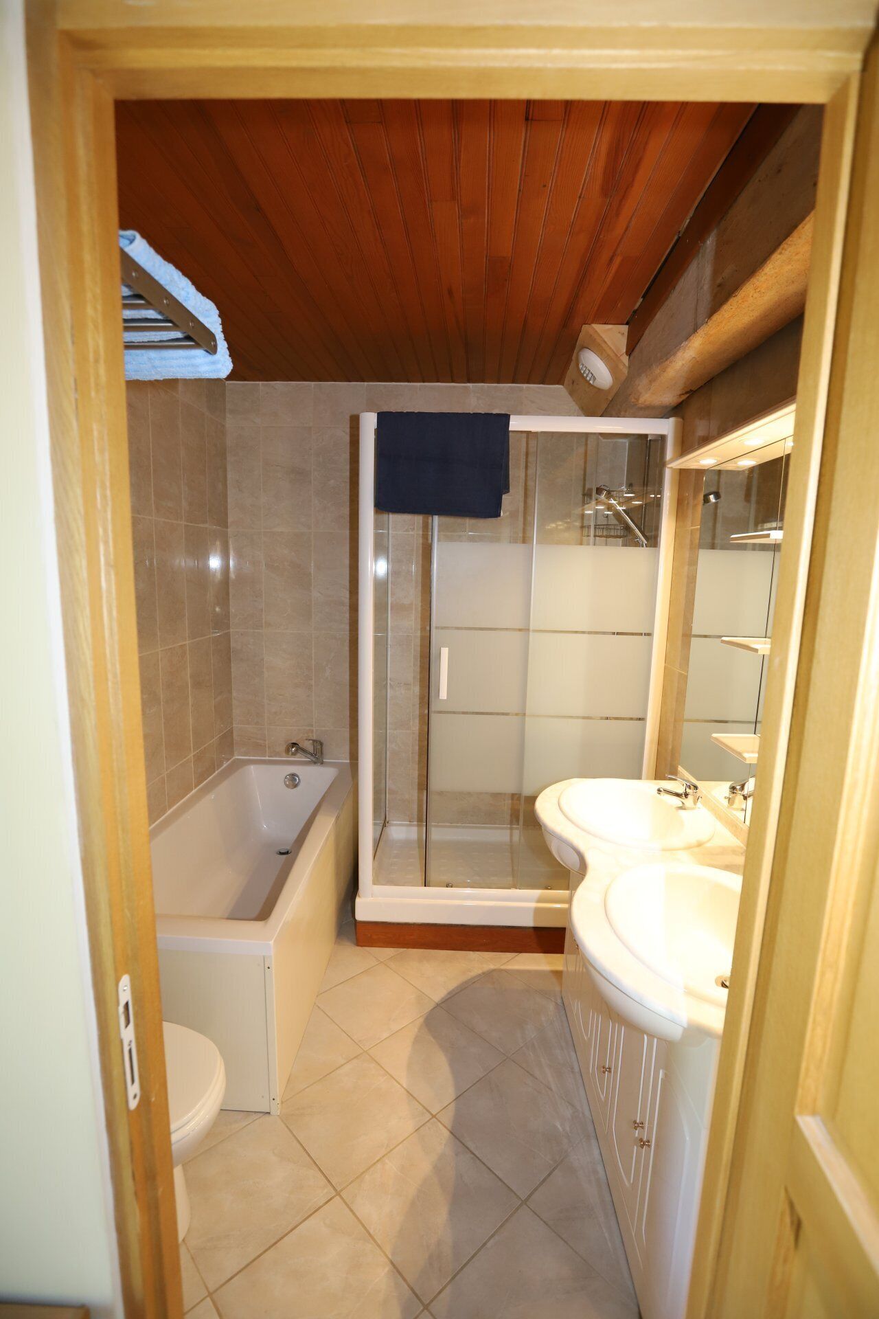 Bathtub, hair dryer