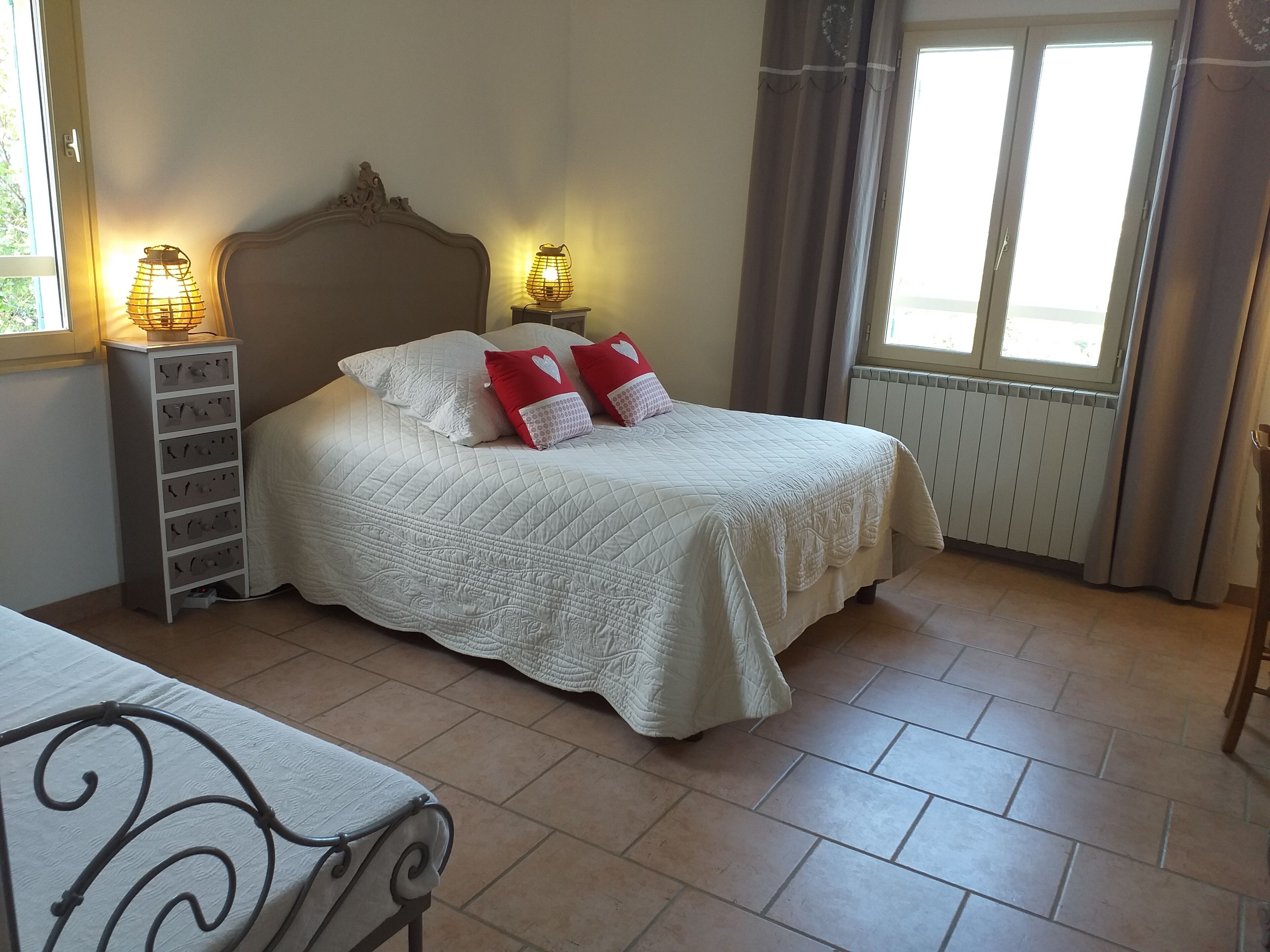 Cante Grillet in Provence at the foot of the Luberon