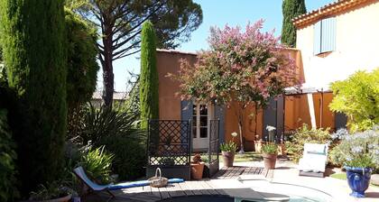 Pool Village CLASS NAHE MEER CAMARGUE ALPILLES LUBERON RUHE GARANTIERT