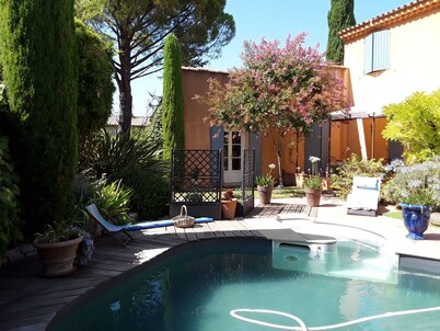VILLA SWIMMING POOL 15 MN D'AIX EN PROVENCE PROCHE MER LUBERON ALPILLES CAMARGUE