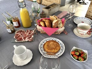 Free breakfast