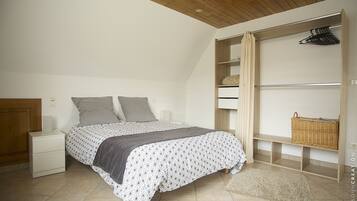 2 Schlafzimmer, Bügeleisen/Bügelbrett, Reisekinderbett, kostenloses WLAN