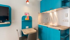 冰箱、微波炉、炉灶、茶具/咖啡用具