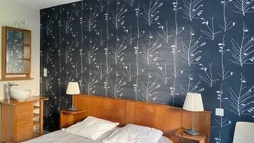 3 chambres, fer et planche à repasser, Wi-Fi gratuit, draps fournis