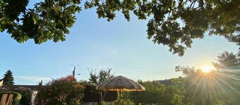 GITE CADES-MAS OF OLD OAK-WITH POOL IN PEACE