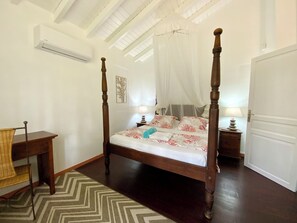 3 bedrooms, iron/ironing board, travel cot, free WiFi - Creole villa with sea view and private pool between Ste Rose and Deshaies (SAINTE ROSE)