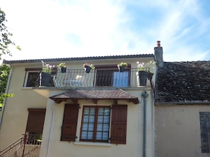 Exterior - Calm and greenery in wine country bourguignon (Paris-L'hôpital)