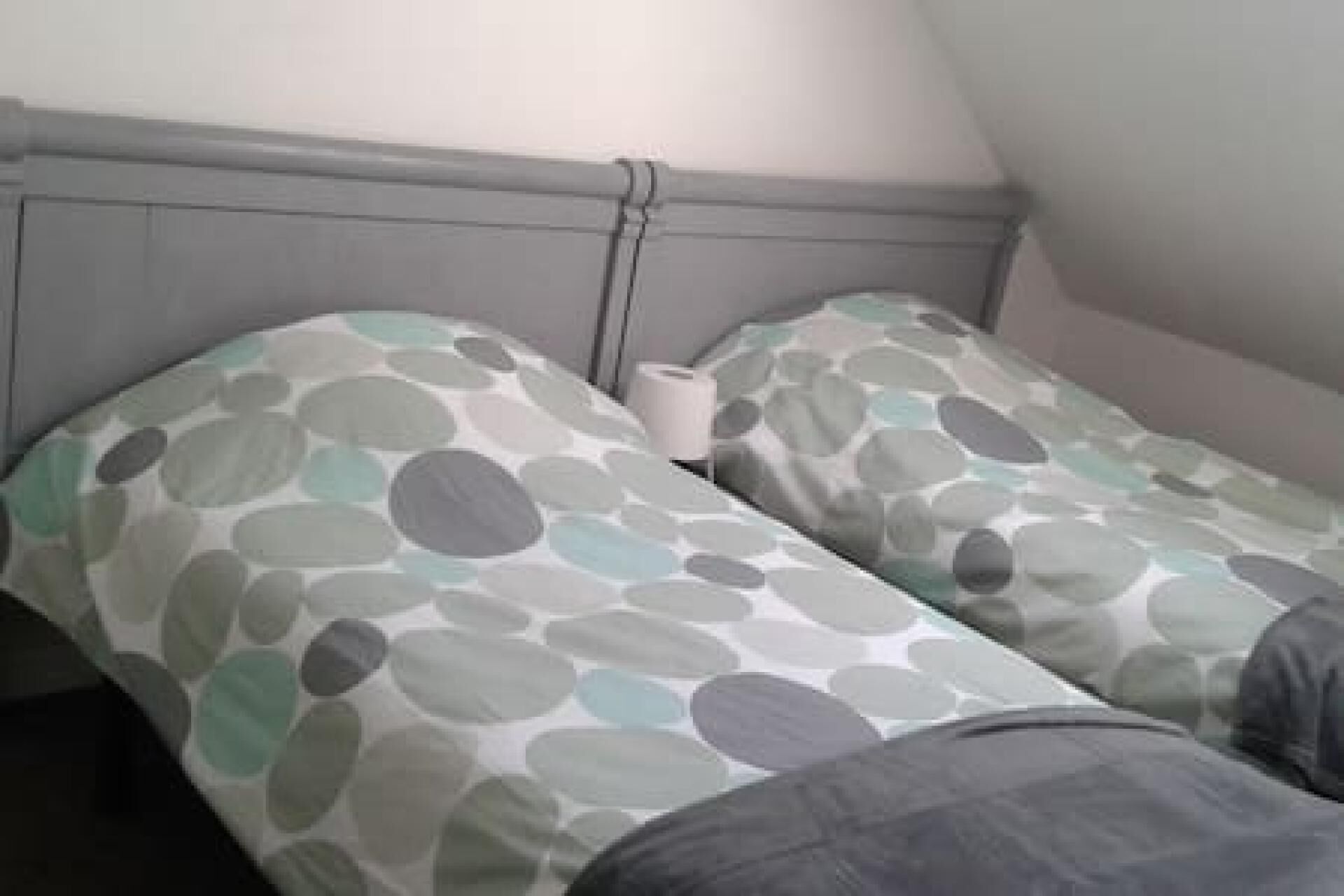 BED AND BREAKFAST (1)