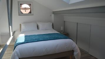 3 slaapkamers, een strijkplank/strijkijzer, wifi, beddengoed