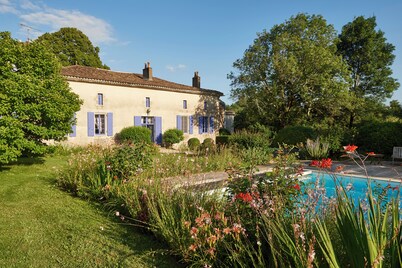 Estuaire Gironde - Near BLAYE In the vineyards at 1 km shops Gite 75m²