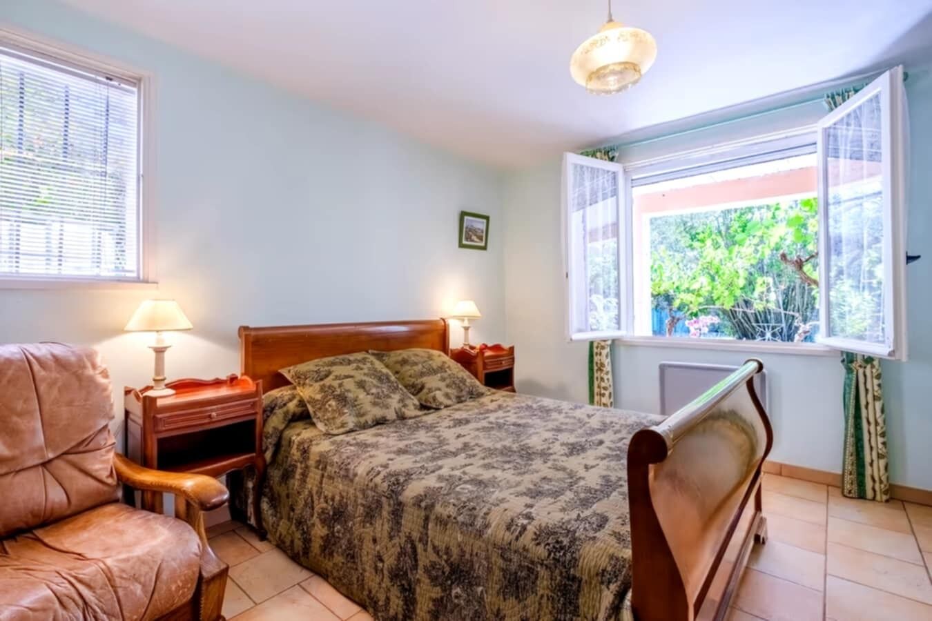 2 bedrooms, iron/ironing board, travel crib, free WiFi