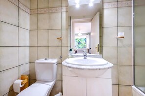 Hårføner og håndklær